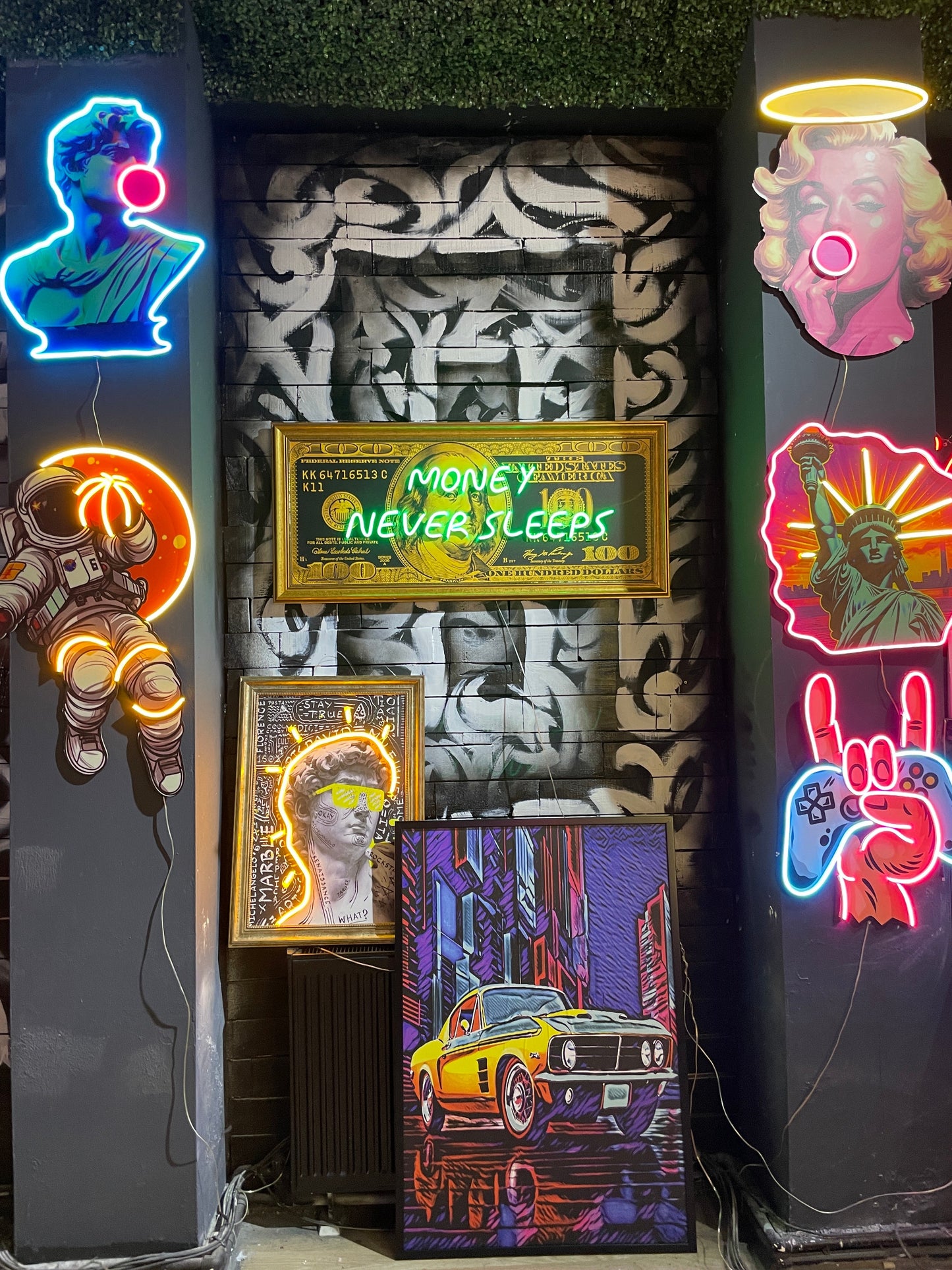 Money Never Sleeps Neon Duvar Dekoru