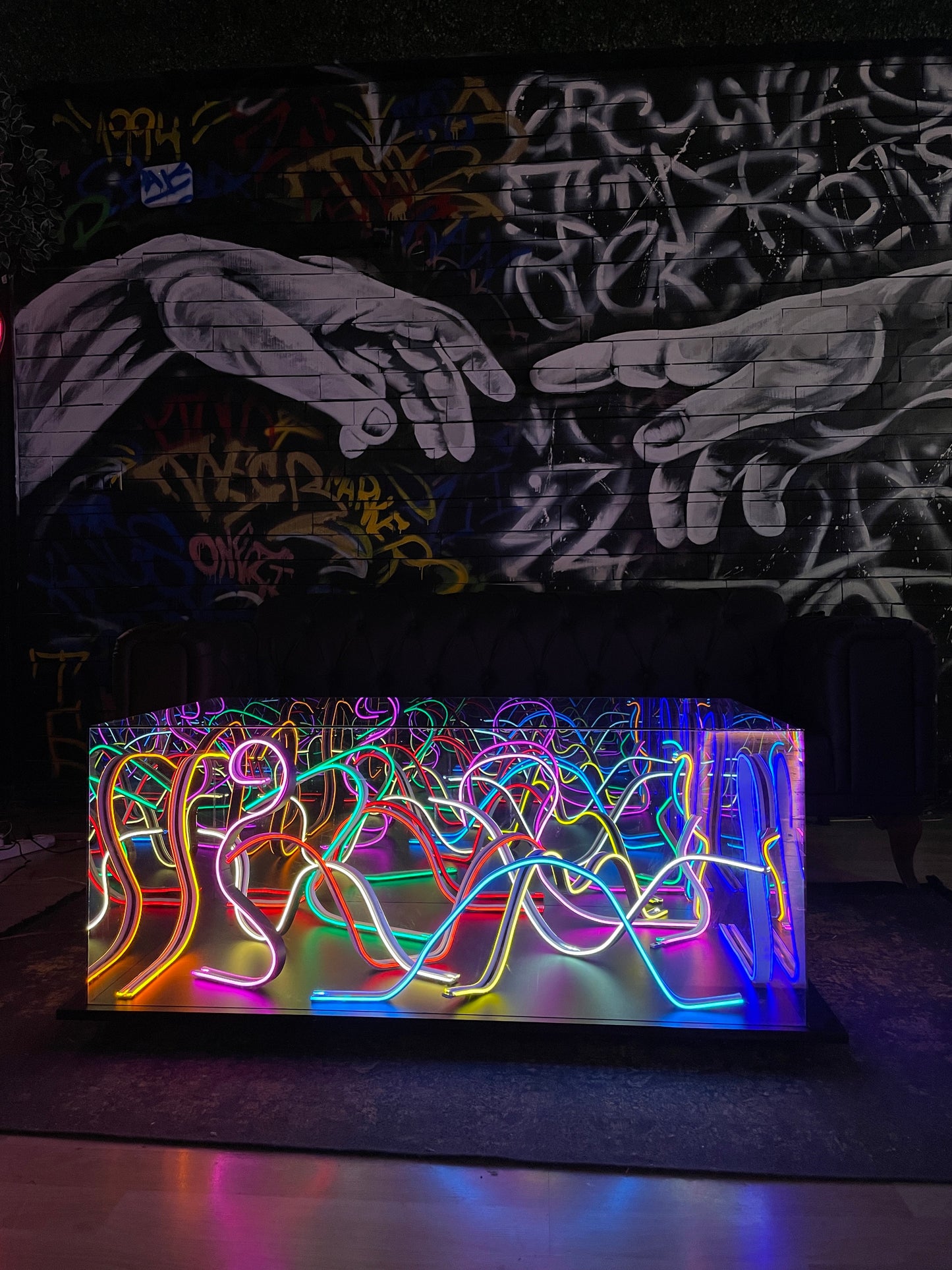 Neon Sehpa