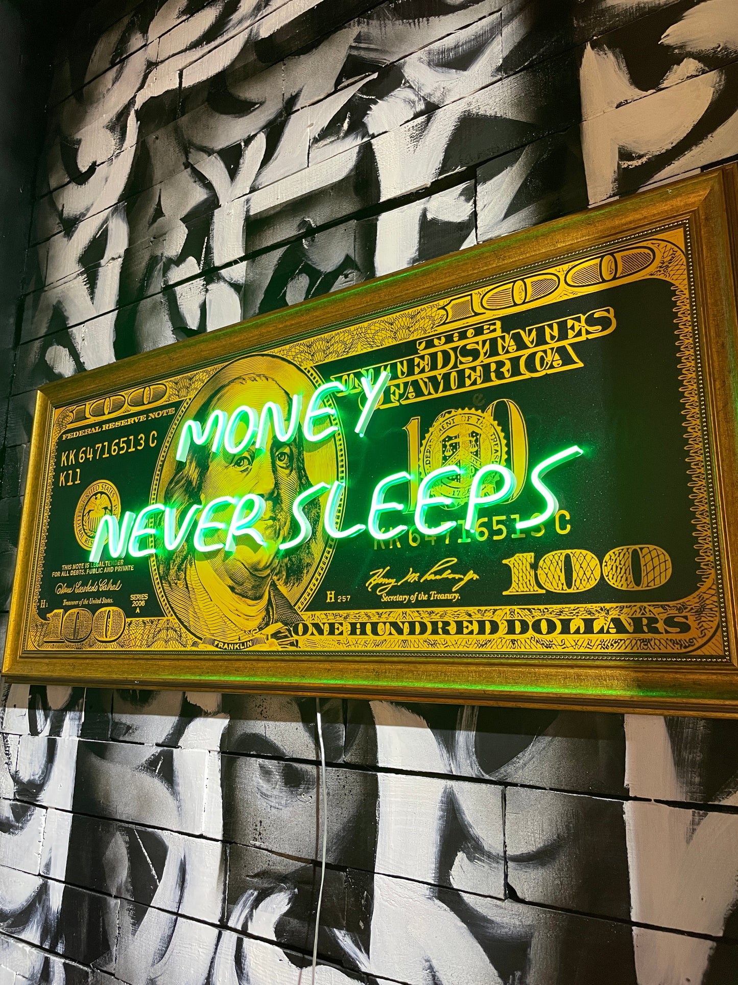 Money Never Sleeps Neon Duvar Dekoru
