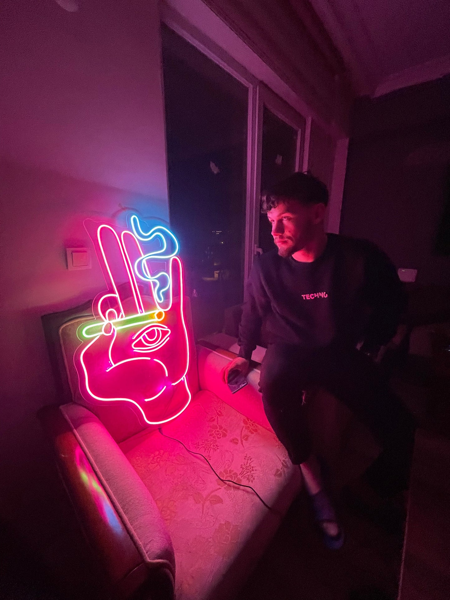 Mystic Hand With Smoke Dekor