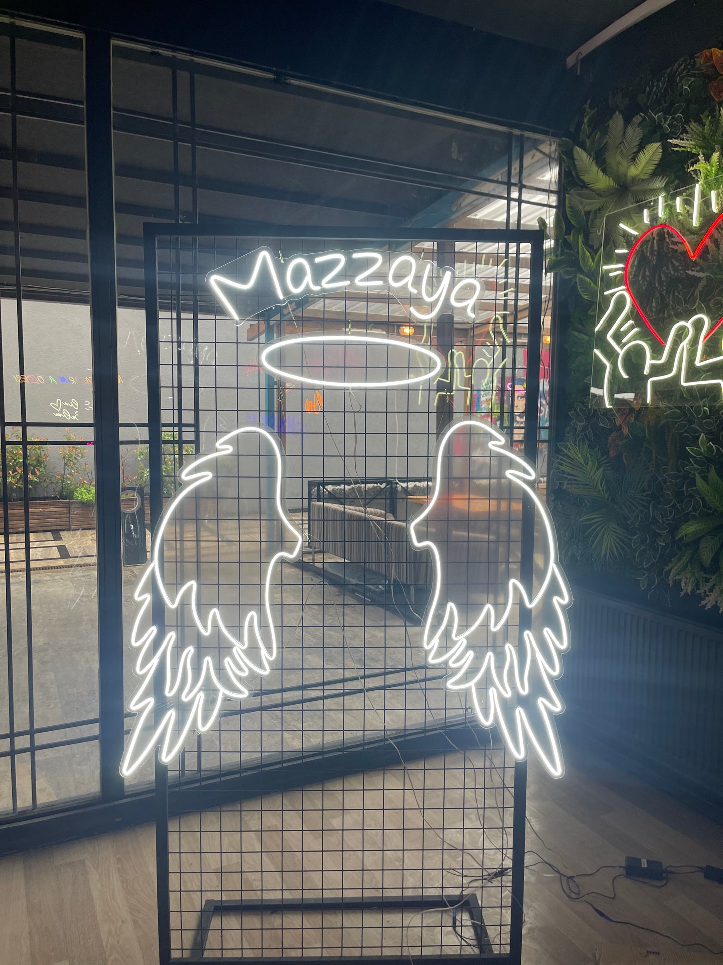 Kanatlı İsim Custom Neon Dekor