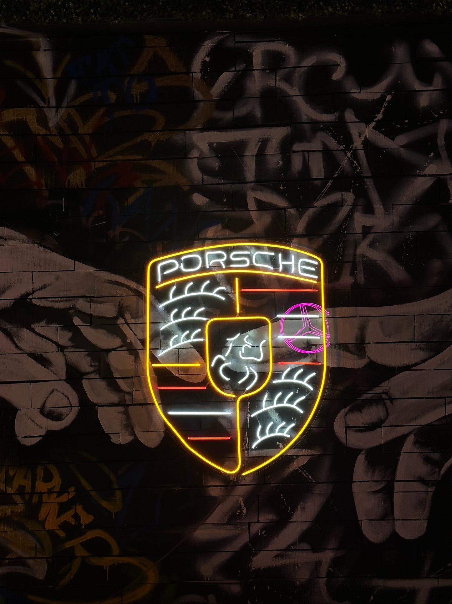 Custom Neon Porsche Logo Duvar Dekoru