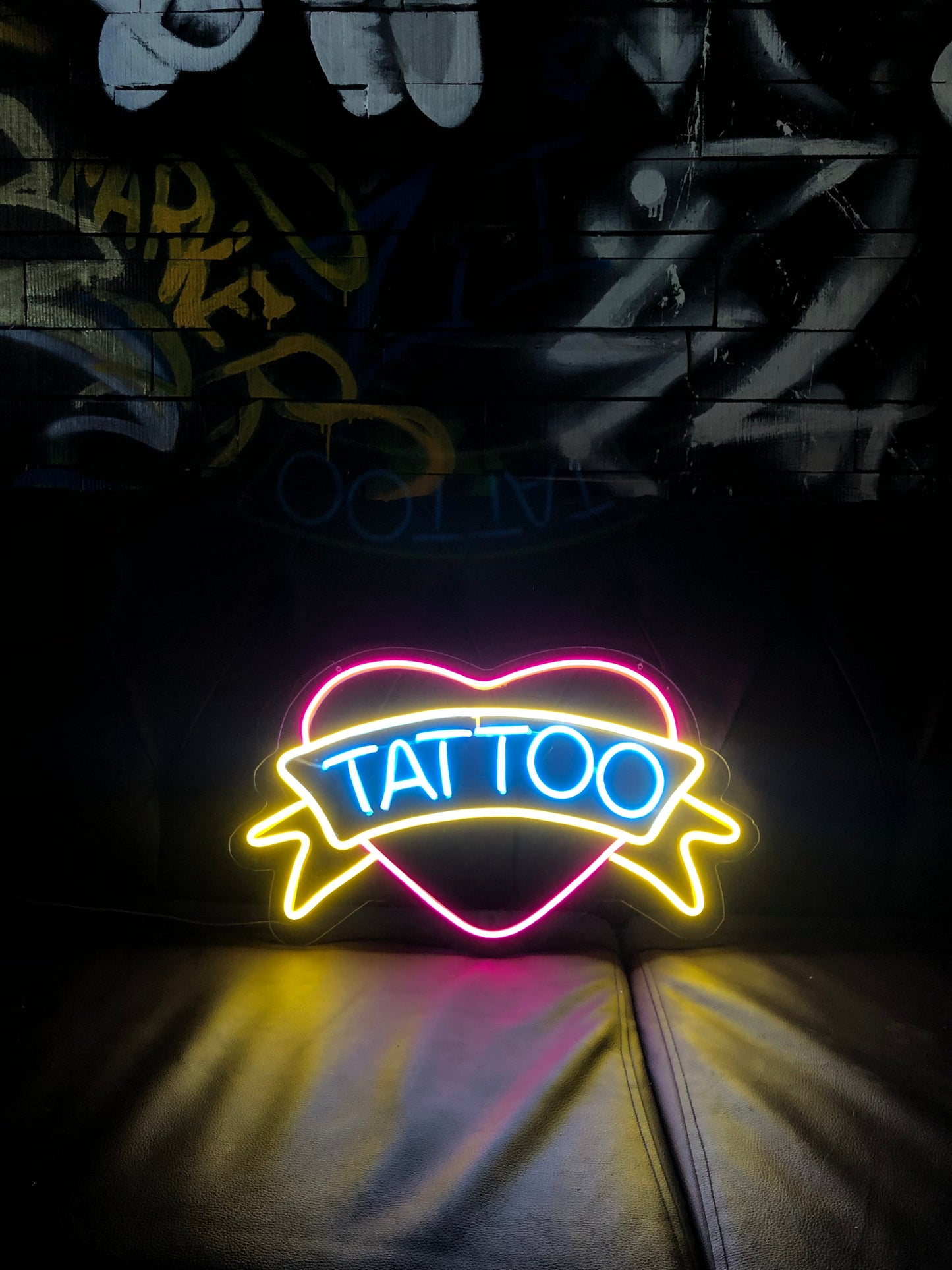 Heart & Banner Tattoo Neon Dekor