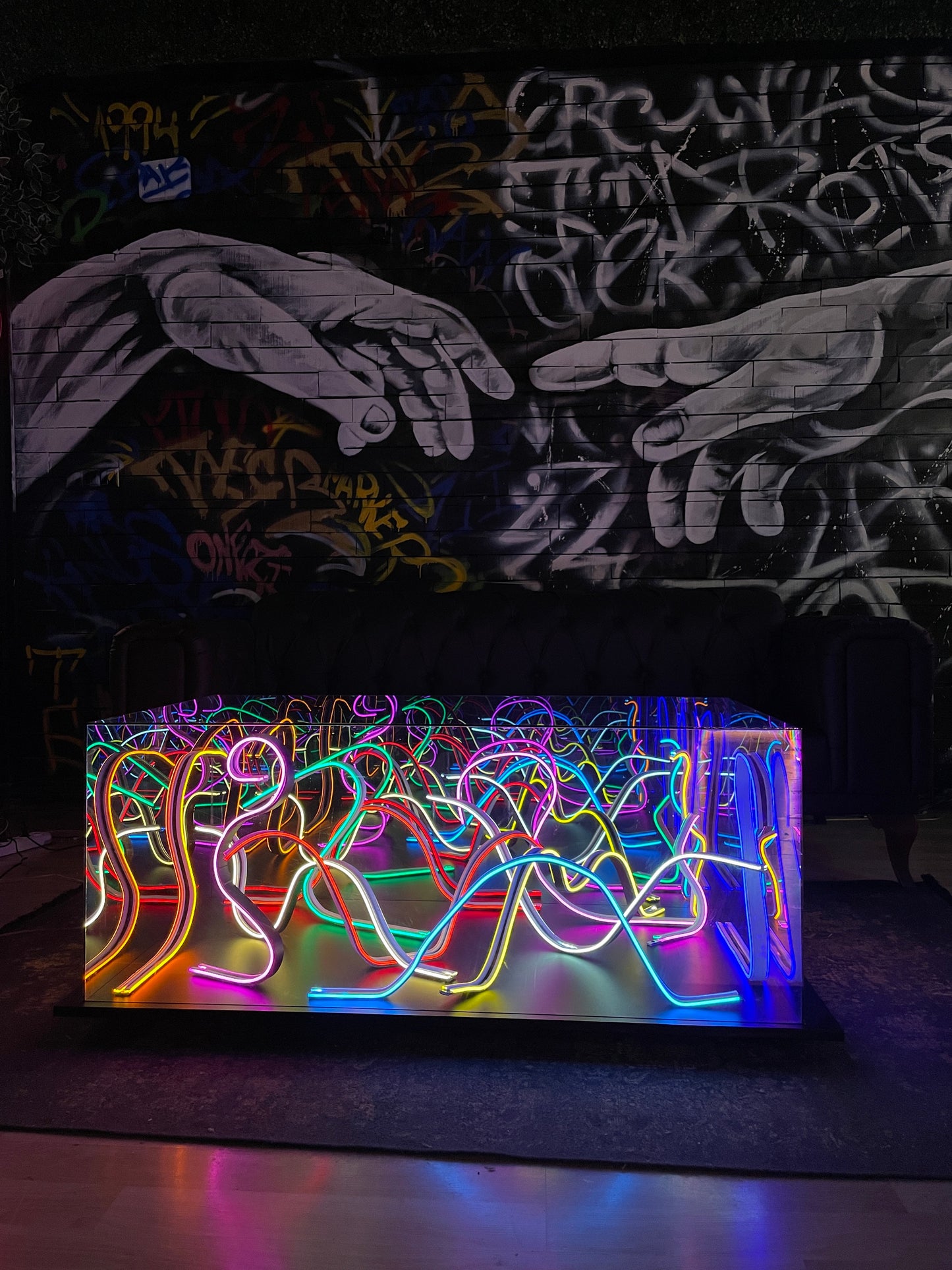 Neon Sehpa