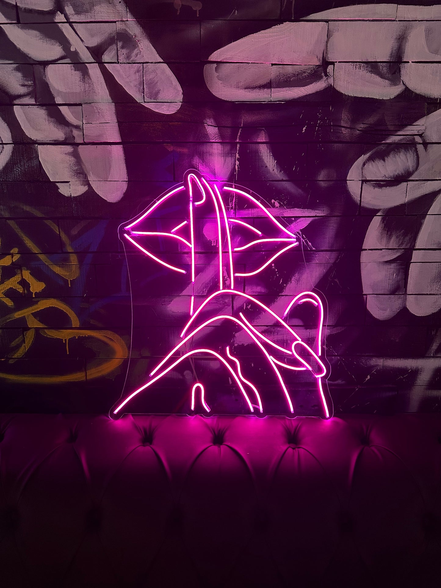 Silent Gesture Neon Duvar Dekoru