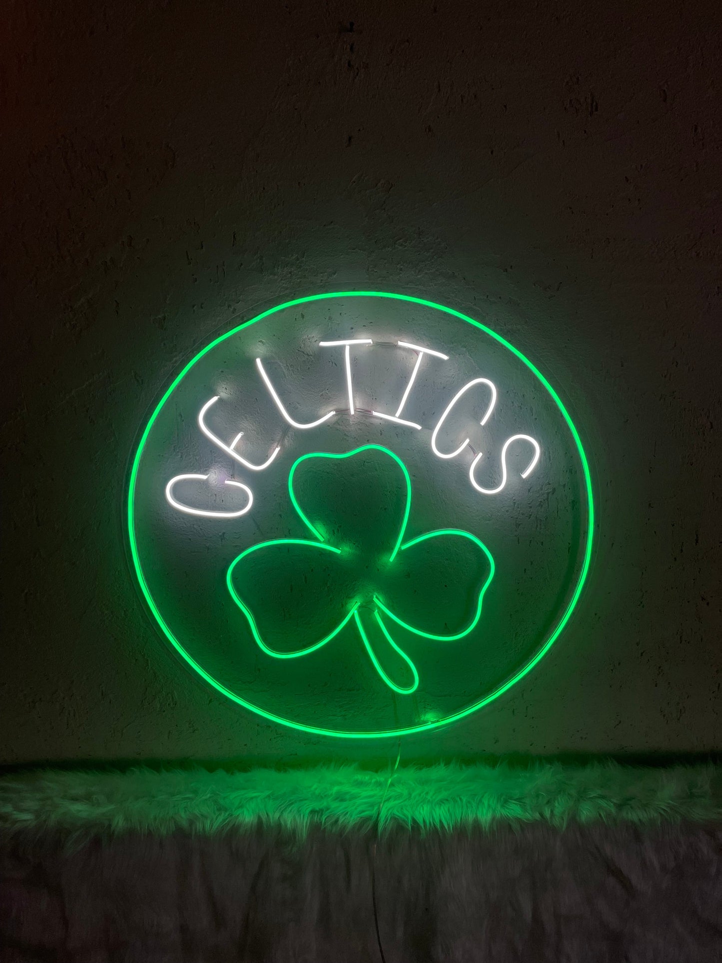Shamrock Pride Neon Celtics Dekor