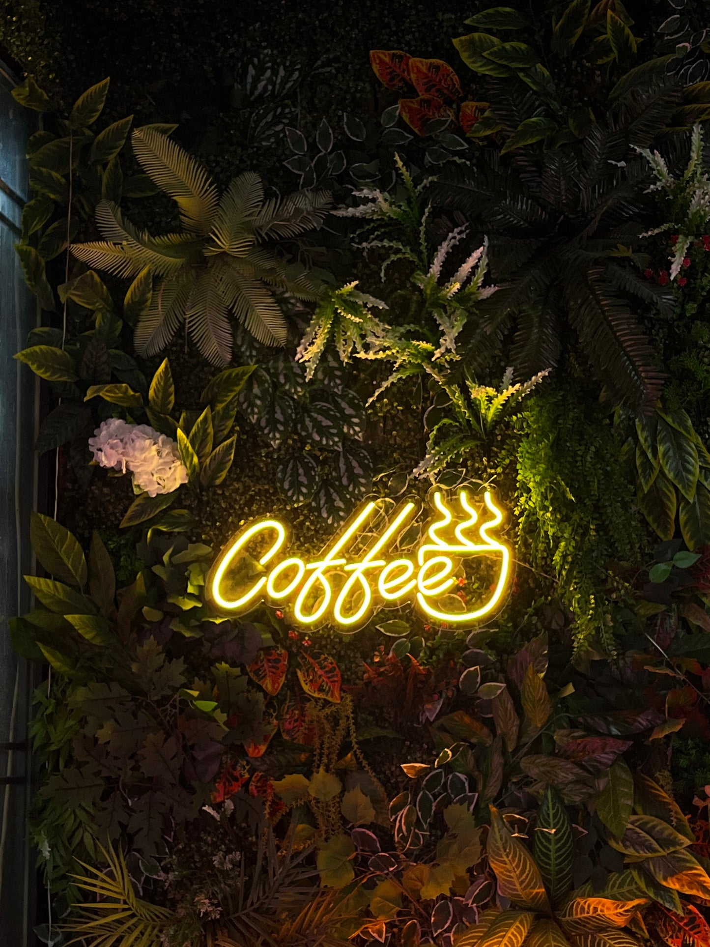 Coffee Neon Yazı