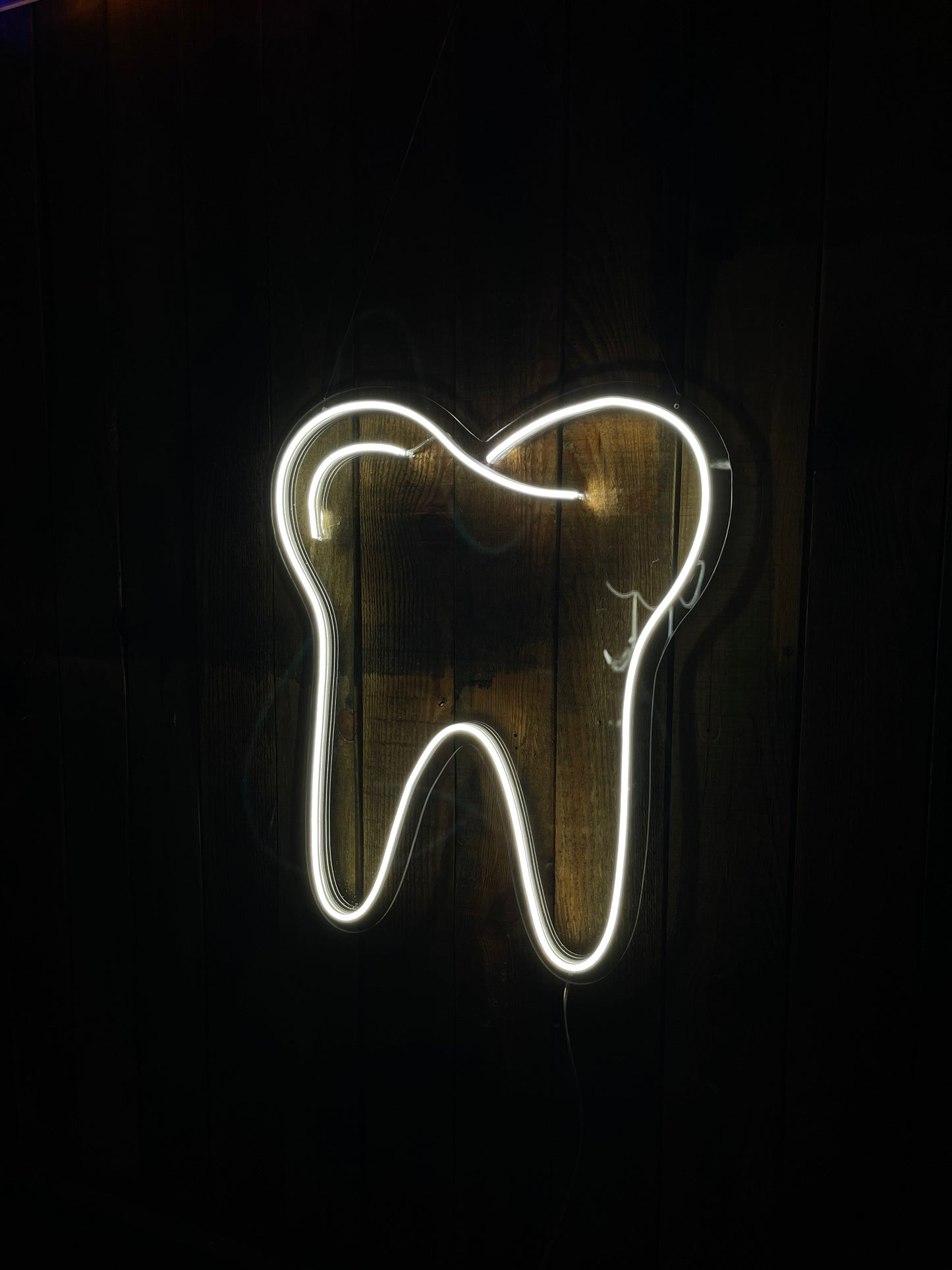 TOOTH Neon Dekor