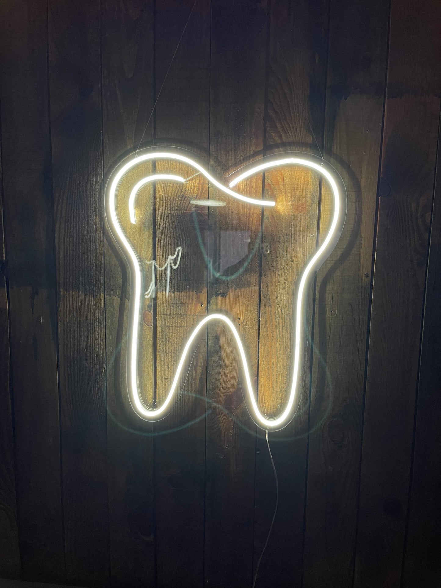 TOOTH Neon Dekor