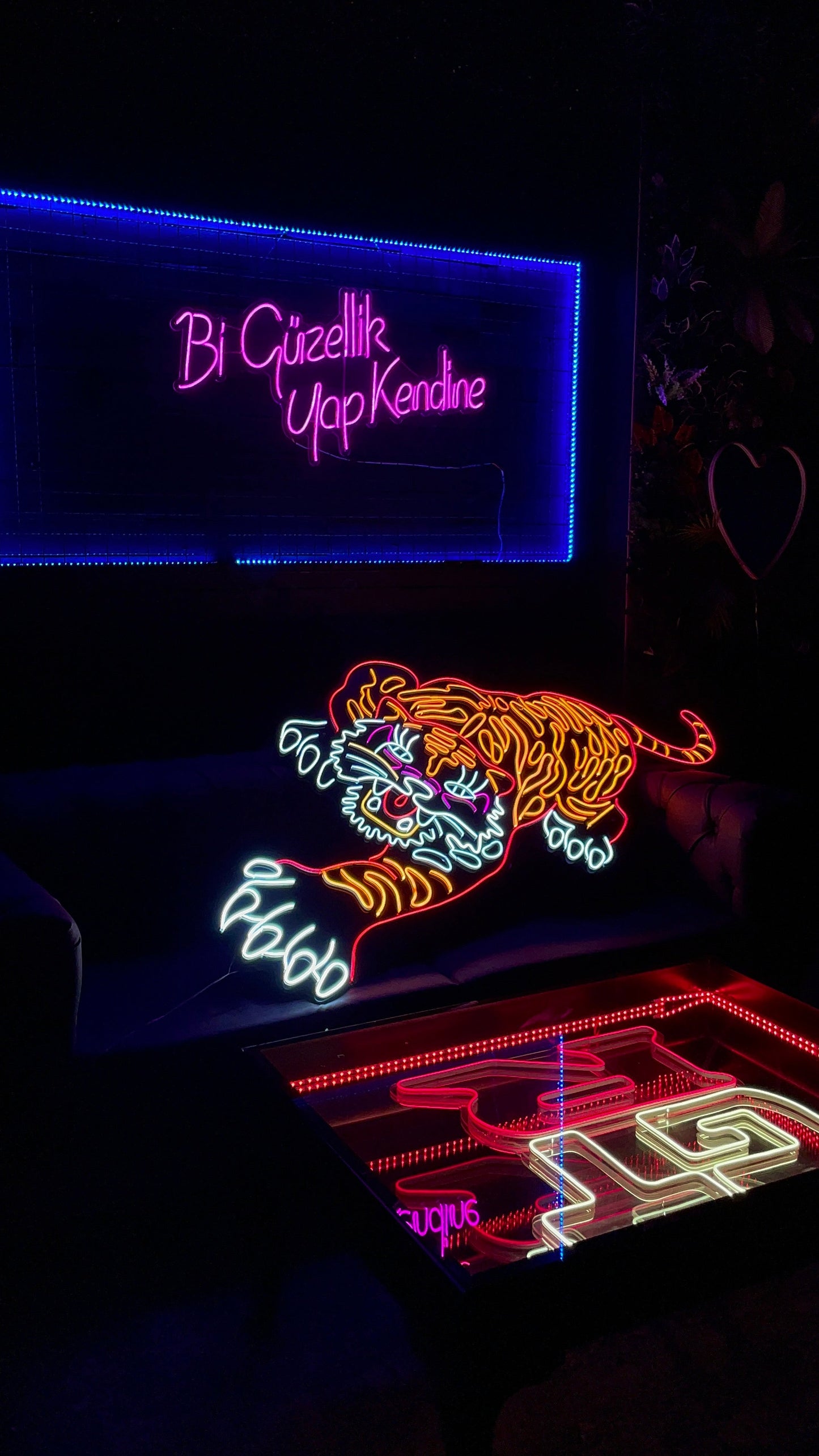 Tiger Neon Dekor